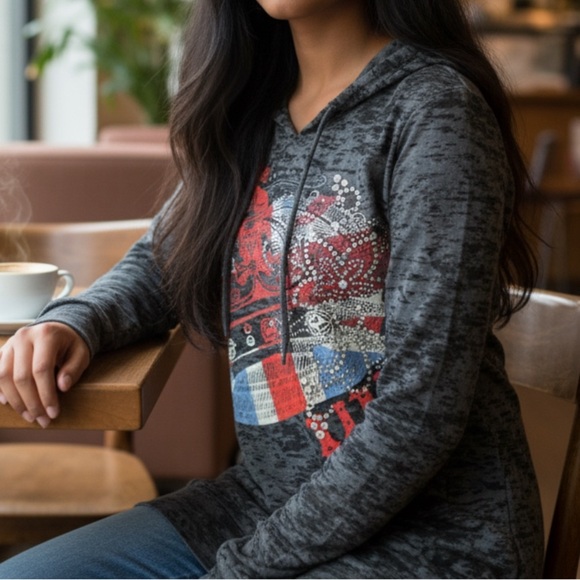 Disney Parks UK hooded Long Sleeve Tshirt women’s Medium Union Jack British - Picture 1 of 6